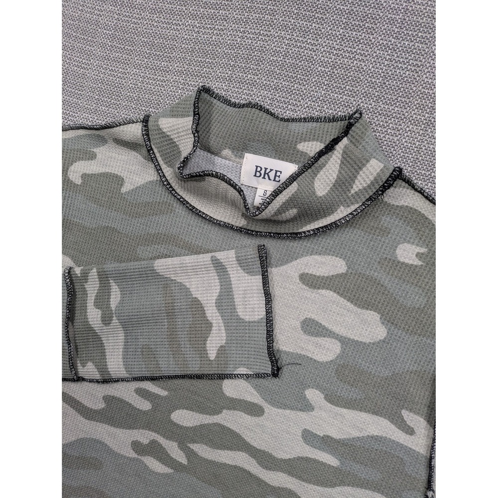 BKE Shirt Womens Small S Green Camo Mock Neck Long Sleeve Stretch Knit Top